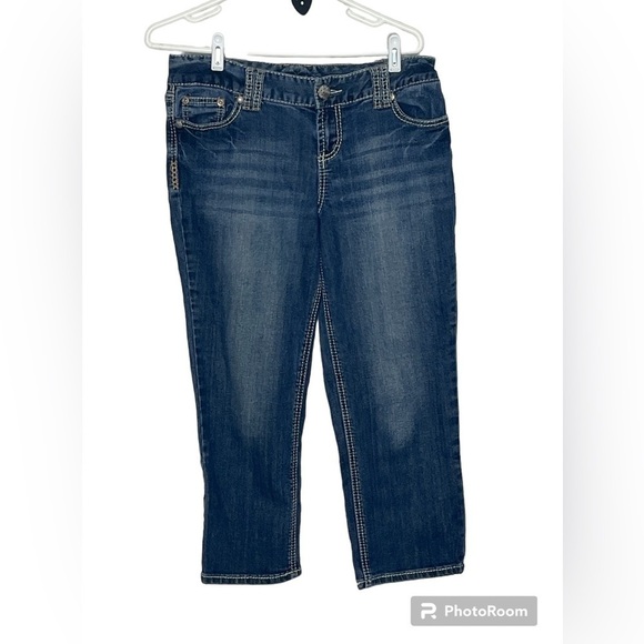 Maurices Blue Jean Capris Sz 7/8 - Picture 1 of 5